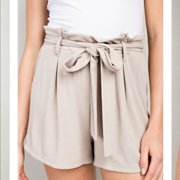 Black high waist belt Shorts - Picture 4 of 8